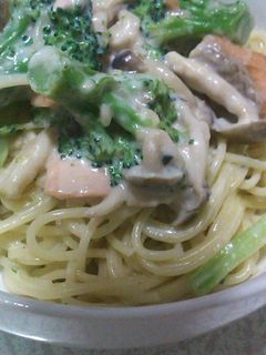 ブロッコリーとサーモンのクリームパスタ-レシピのメイン写真