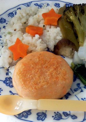 離乳食後期～鮭じゃがモチモチバーグ-レシピのメイン写真