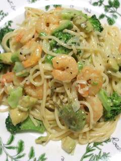 アボカドとエビマヨパスタ-レシピのメイン写真