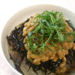 รูปของ ねばつるっ♬ひじき納豆乗せところてん