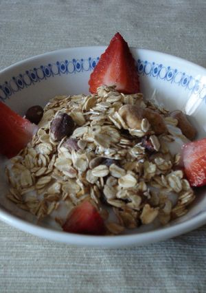 朝食にぴったり！甘さ控えめグラノラ-レシピのメイン写真