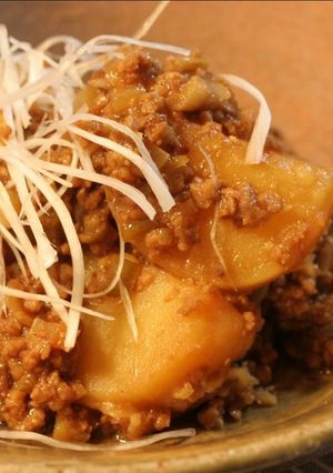 新じゃがの肉みそ煮込み-レシピのメイン写真