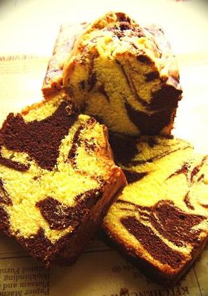 見た目鮮やか♪マーブルパウンドケーキ-レシピのメイン写真