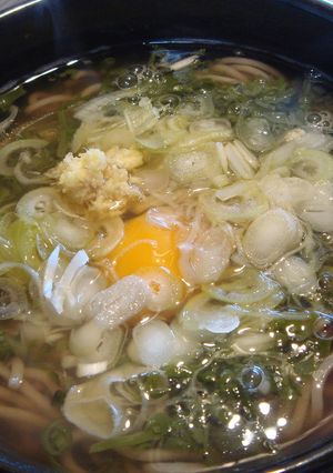 ツルッと簡単♪メカブ月見蕎麦-レシピのメイン写真