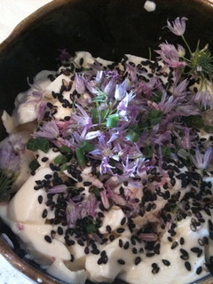 チャイブの花をお豆腐のお薬味に-レシピのメイン写真