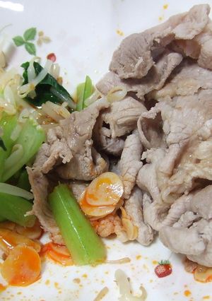 悶絶！食べるラー油でオトナの豚しゃぶ♪-レシピのメイン写真