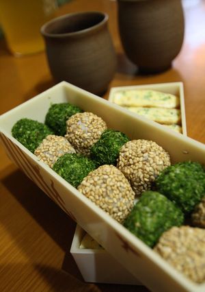 お弁当に！里芋ごま団子-レシピのメイン写真