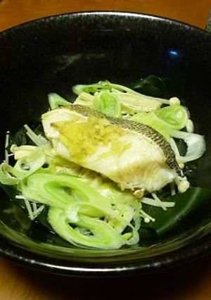 レンジで簡単♪むつとわかめの酒蒸し-レシピのメイン写真