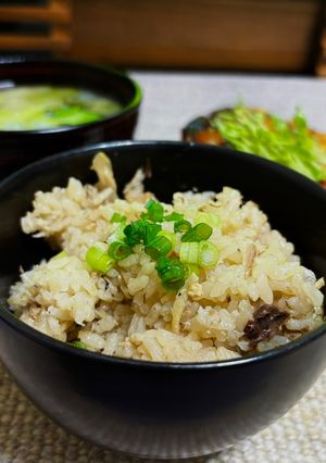 サバ水煮缶ときのこの柚子胡椒炊き込みご飯-レシピのメイン写真