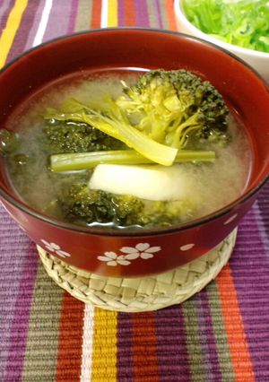 美味しいんだよ！ブロッコリーのお味噌汁-レシピのメイン写真