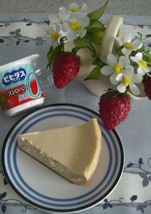 ★炊飯器で苺ﾖｰｸﾞﾙﾄのチーズケーキ★-レシピのメイン写真