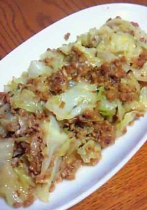 キャベツとひき肉のカレーチーズ炒め-レシピのメイン写真