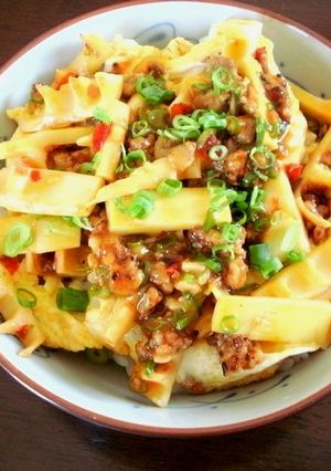 ピリ辛たけのこの玉子丼!-レシピのメイン写真