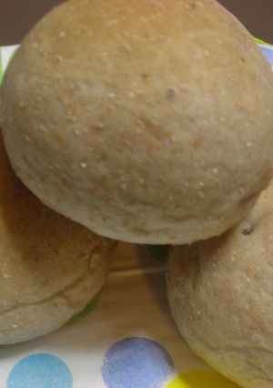 黒豆煮汁と塩麹と全粒粉パン-レシピのメイン写真