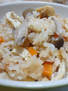 シメジと油揚げの炊き込みご飯-レシピのメイン写真
