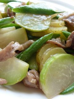 コールラビと豚肉炒め-レシピのメイン写真