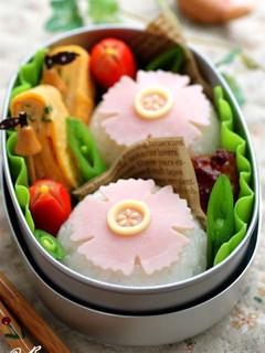 抜き型で簡単!お花おにぎり♪~キャラ弁~-レシピのメイン写真