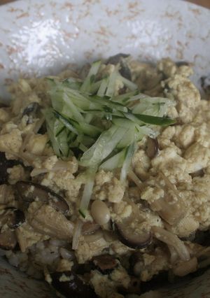 豆腐ときのこのそぼろ丼カレー風味-レシピのメイン写真