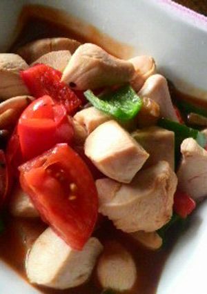 トマトと鶏肉の炒め煮ですб(ﾟ∇ﾟ)-レシピのメイン写真