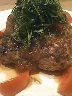 新たまねぎのソースをかけたハンバーグ-レシピのメイン写真