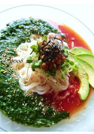 ネバネバ三昧の✰陰陽素麺✰～モロヘイヤ・トマト-レシピのメイン写真