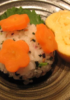 キャラ弁♥型で抜くだけ簡単♥花おにぎり③-レシピのメイン写真