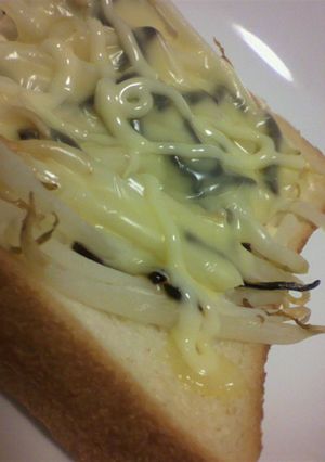 もやしチーズ塩こんぶトースト-レシピのメイン写真