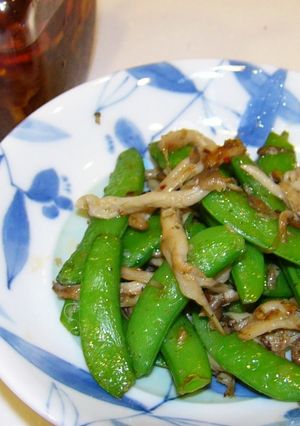 スナップエンドウの食べるラー油炒め-レシピのメイン写真