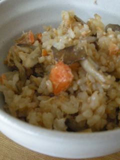 鮭とたっぷりキノコの炊き込みご飯-レシピのメイン写真