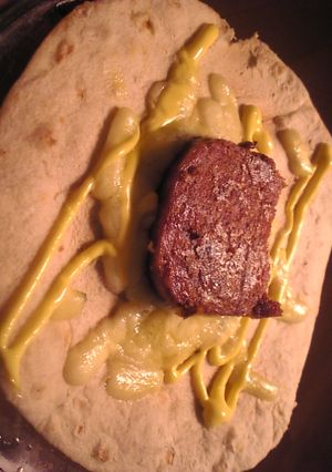スパムとピザ風トルティーヤ焼き-レシピのメイン写真