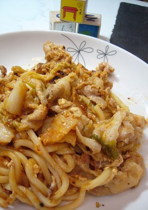 一人ランチに♪豚キムチ焼きうどん-レシピのメイン写真