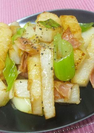 山芋とベーコンのこんがりバター醤油炒め♡-レシピのメイン写真