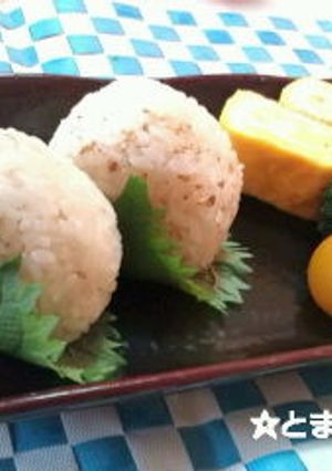 ｢ほんだし＆胡麻｣の大葉おにぎり♪-レシピのメイン写真