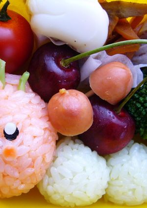 ＊キャラ弁＊森の中　はらぺこあおむし-レシピのメイン写真