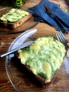 アボカドチーズトースト-レシピのメイン写真