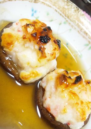 椎茸皿の海老しんじょう*・.+-レシピのメイン写真