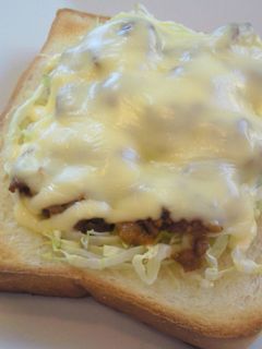 簡単!照り焼きハンバーガー風トースト-レシピのメイン写真