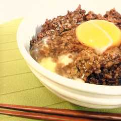รูปของ 甘辛そぼろ乗せ♡卵かけご飯♪ASTKG♪
