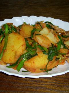 豚キムチとジャガイモの炒め物-レシピのメイン写真