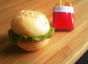 ミニミニ☆チーズバーガー　キャラ弁おかず-レシピのメイン写真