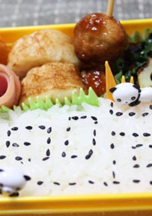 キャラ弁＋迷路+ゴマでお絵かき-レシピのメイン写真