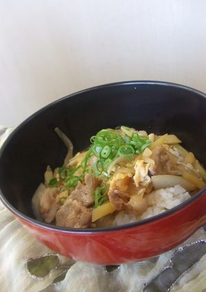 簡単♪豚じゃが玉のふんわり卵どんぶり-レシピのメイン写真