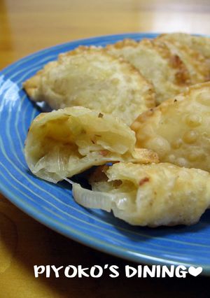 余った皮で❀新たまねぎ味噌とチーズの餃子-レシピのメイン写真