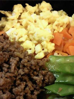 ご飯が進む♪そぼろ4色丼-レシピのメイン写真