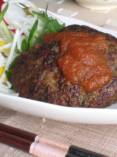 和風ハンバーグとトマト醤油のソース-レシピのメイン写真