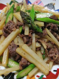 牛肉とアスパラとじゃがいもオイスター炒め-レシピのメイン写真