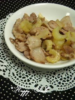 簡単★セロリと豚肉の塩こしょう炒め-レシピのメイン写真