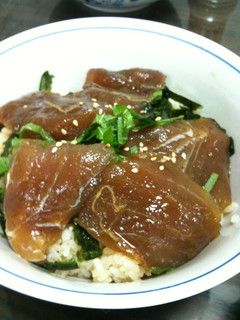 ぶきっちょでも簡単◆酢飯で鉄火丼-レシピのメイン写真