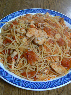 野菜ジュースで本格トマトソースのパスタ-レシピのメイン写真