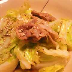 รูปของ 簡単♡ご飯が進む♪キャベツ炒め